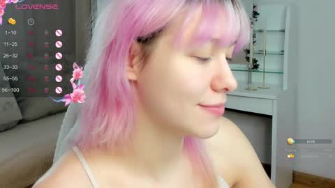 Snapshot of emilytrase chatting on June 6, 1:11 am Betty online show from June 6, 1:11 am