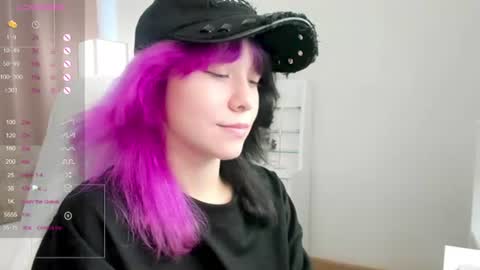 Snapshot of emilytrase chatting on June 27, 1:10 am Betty online show from June 27, 1:10 am