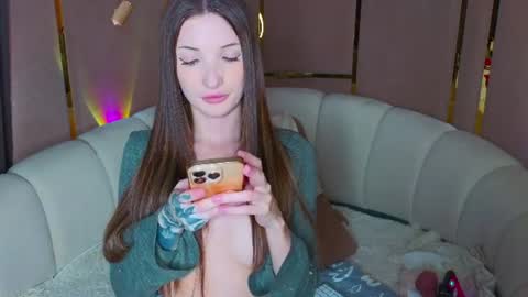 Snapshot of emilytrays chatting on June 20, 8:06 am Emily wish-list online show from June 20, 8:06 am