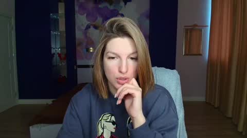 EmilyWalkers online show from January 19, 7:15 am