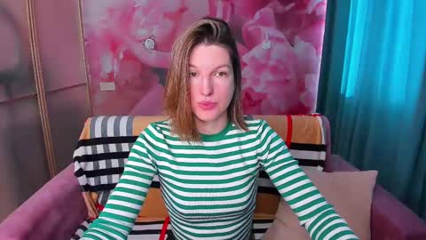 EmilyWalkers online show from February 25, 7:52 am