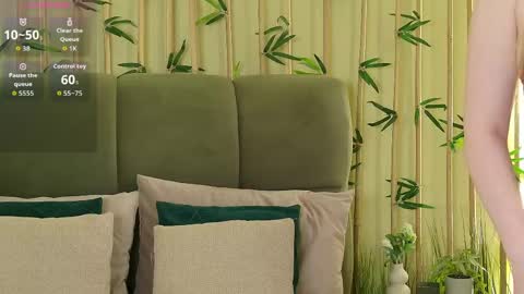 EmilyWess online show from April 26, 3:42 pm