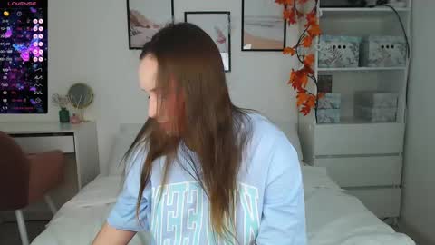 Snapshot of emilyxgrasez chatting on February 10, 7:38 pm Emily online show from February 10, 7:38 pm