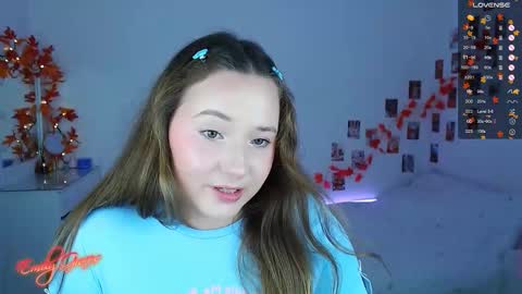 Snapshot of emilyxgrasez chatting on October 30, 10:54 pm Emily online show from October 30, 10:54 pm