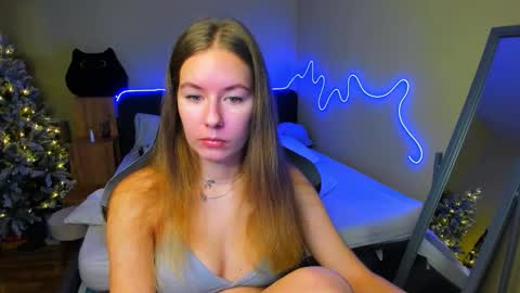 Emily online show from December 16, 8:52 am