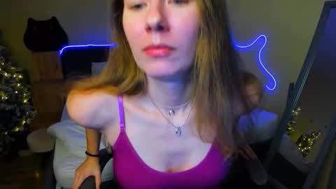 Emily online show from December 18, 5:41 pm