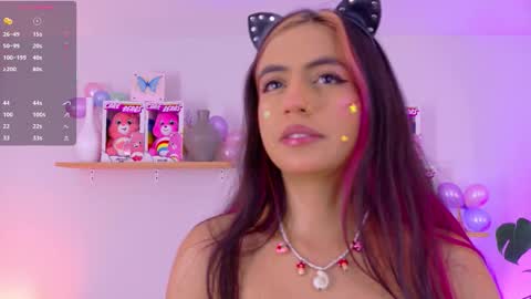 Snapshot of emilyy_bank chatting on December 2, 7:53 pm Emily Bank online show from December 2, 7:53 pm