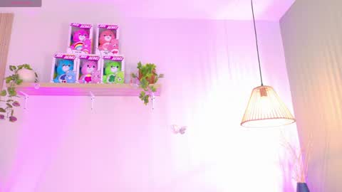 Snapshot of emilyy_bank chatting on May 21, 8:05 pm Emily Bank online show from May 21, 8:05 pm