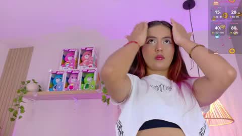 Snapshot of emilyy_bank chatting on May 27, 8:17 pm Emily Bank online show from May 27, 8:17 pm
