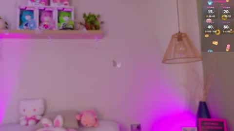 Snapshot of emilyy_bank chatting on June 11, 8:29 pm Emily Bank online show from June 11, 8:29 pm