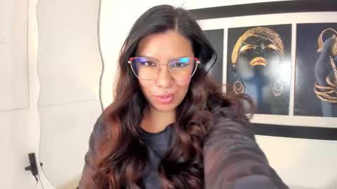 emilyy_cooperr online show from November 18, 12:09 pm