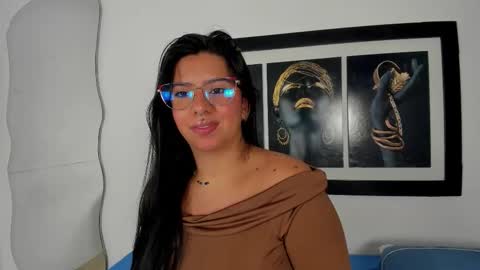 emilyy_cooperr online show from January 16, 12:09 pm