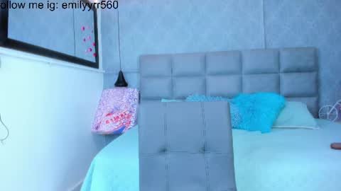 emilyy_r online show from July 14, 7:19 pm