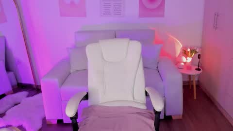 Snapshot of emilyycute_ chatting on October 26, 4:18 am Emily online show from October 26, 4:18 am