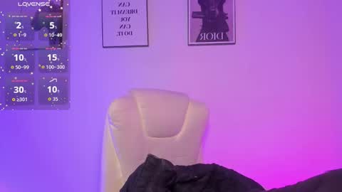 Emily  online show from January 10, 4:09 pm