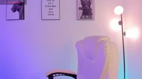 Emily  online show from February 15, 7:10 pm