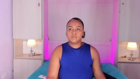 Snapshot of emilyystuart chatting on June 2, 3:30 am Emily online show from June 2, 3:30 am
