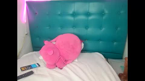 L i a    time online 7am - 1pm Gtm-5  online show from February 10, 11:53 pm