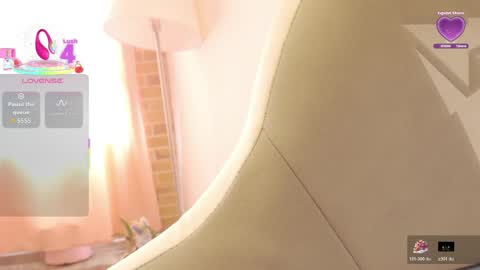 Snapshot of emitaa17228 chatting on May 17, 3:30 pm emma online show from May 17, 3:30 pm