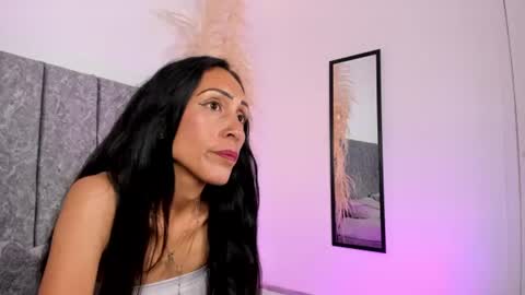 Snapshot of emliy_smith chatting on August 4, 7:27 pm Emily online show from August 4, 7:27 pm