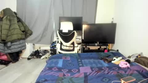 emliyjamesmjb online show from February 8, 9:13 am