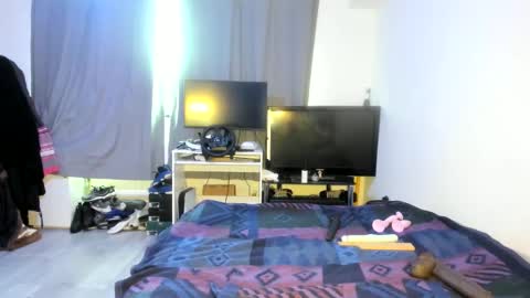 emliyjamesmjb online show from February 13, 10:44 am