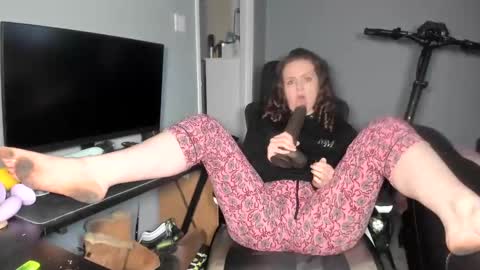 emliyjamesmjb online show from February 25, 11:44 pm