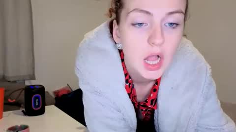 emliyjamesmjb online show from December 13, 8:36 pm