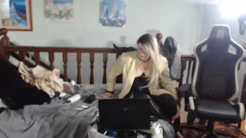 emma online show from March 11, 6:21 am