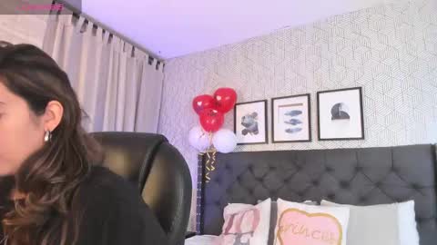 Snapshot of emma__smith01 chatting on February 15, 12:11 pm Emma online show from February 15, 12:11 pm