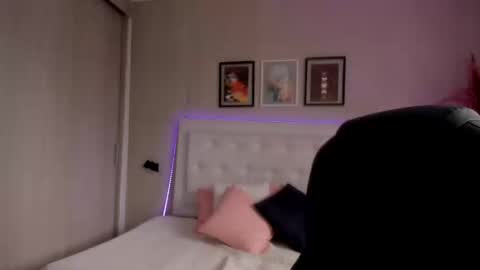 Snapshot of emma__smith01 chatting on February 21, 4:30 pm Emma online show from February 21, 4:30 pm