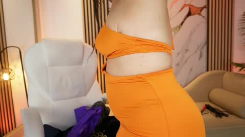 emma__walkerr_ online show from March 17, 7:06 pm