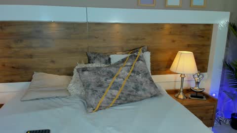 Snapshot of emma_bakker_ chatting on January 25, 12:58 pm Emma online show from January 25, 12:58 pm