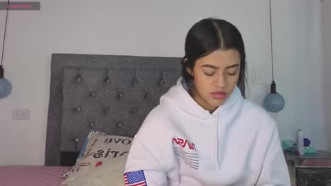 Snapshot of emma_blake__ chatting on September 15, 3:39 am Emma online show from September 15, 3:39 am