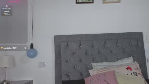 Snapshot of emma_blake__ chatting on September 18, 4:25 am Emma online show from September 18, 4:25 am