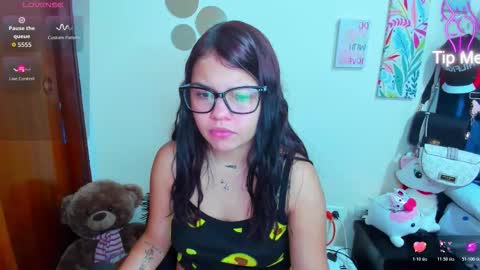 emma_boo_ online show from December 1, 3:50 pm
