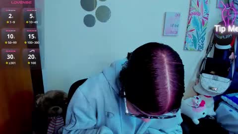 emma_boo_ online show from December 14, 7:07 pm