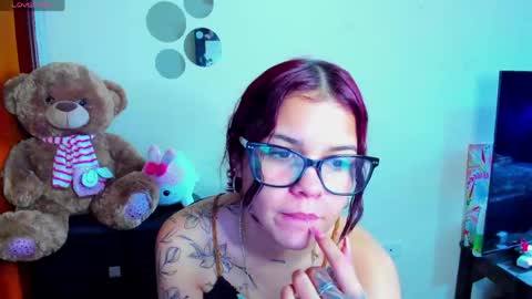 emma_boo_ online show from April 28, 3:28 pm