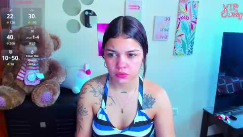 Snapshot of emma_boo_ chatting on May 24, 3:39 pm emma_boo_ online show from May 24, 3:39 pm