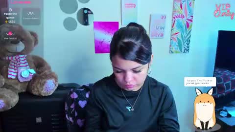 Snapshot of emma_boo_ chatting on June 9, 2:39 pm emma_boo_ online show from June 9, 2:39 pm