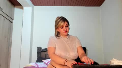 Snapshot of emma_brown777 chatting on February 12, 2:14 am ALBA  online show from February 12, 2:14 am