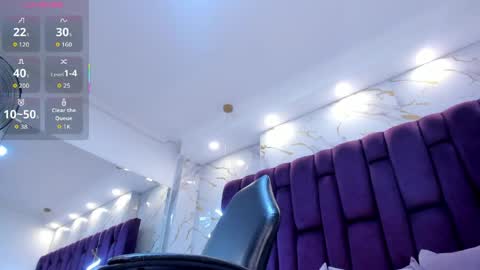 Snapshot of emma_carterr1 chatting on May 21, 6:26 pm pau online show from May 21, 6:26 pm