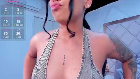 pau online show from June 27, 1:50 pm