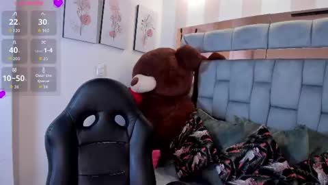 pau online show from July 19, 1:26 pm