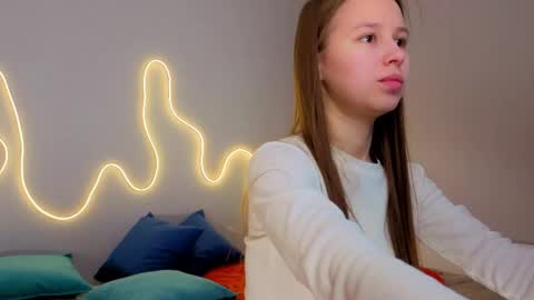 Snapshot of emma_clon chatting on May 15, 1:34 am Emma online show from May 15, 1:34 am