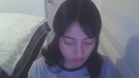 Snapshot of emma_cu chatting on July 25, 10:29 pm emma_cu online show from July 25, 10:29 pm