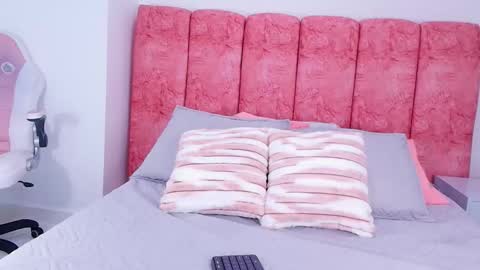 Emma online show from November 7, 3:06 am