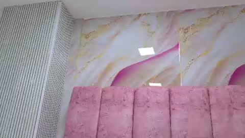 Snapshot of emma_curvy1 chatting on July 16, 3:01 am Emma online show from July 16, 3:01 am