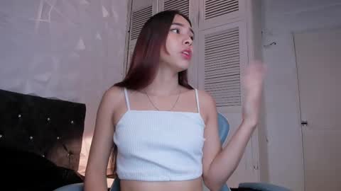 emma_dl2 online show from March 1, 5:16 pm