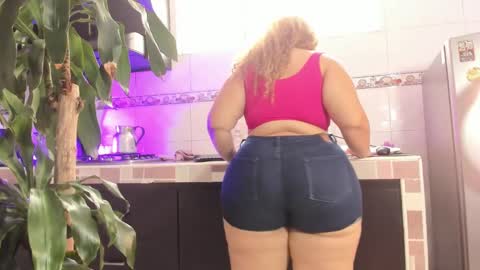 Emma online show from March 1, 5:49 pm